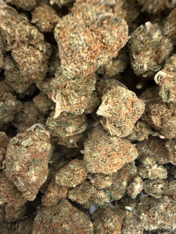 Vente de fleurs CBD à Arès: découvrez nos produits naturels pour soulager vos douleurs articulaires et retrouver la forme en 2026.